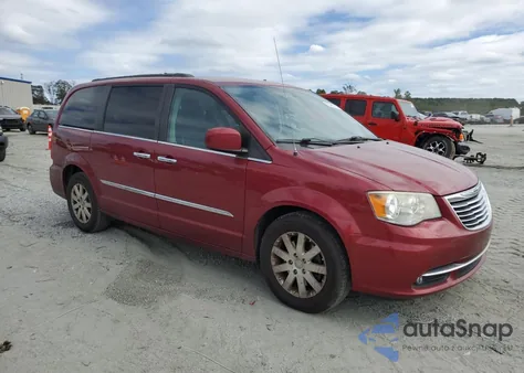 2015 Chrysler Town & Country Touring z USA, uszkodzony, nr VIN 2C4RC1BG8FR657027